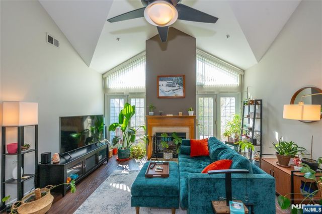 223 Cambridge Drive, Ramsey, NJ 07446