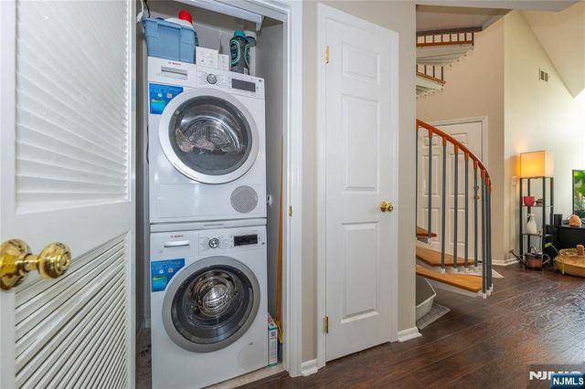 223 Cambridge Drive, Ramsey, NJ 07446