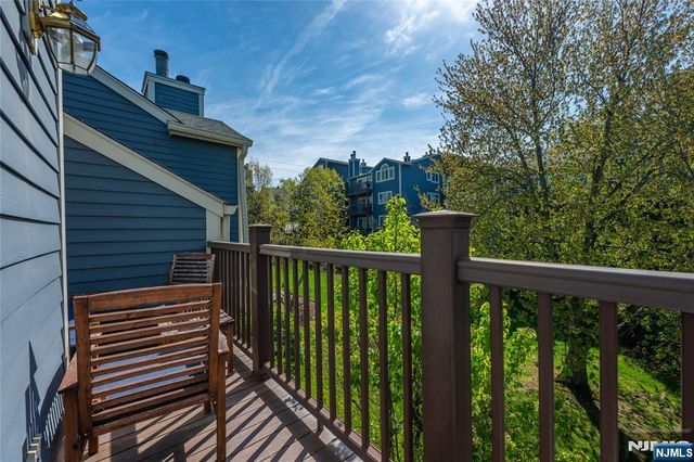 223 Cambridge Drive, Ramsey, NJ 07446