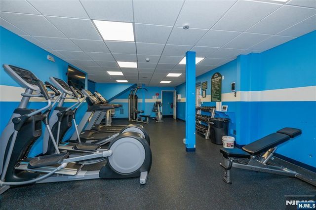 223 Cambridge Drive, Ramsey, NJ 07446