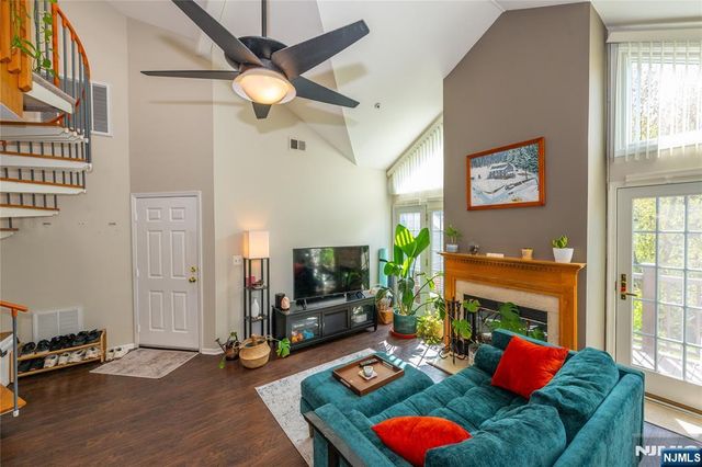 223 Cambridge Drive, Ramsey, NJ 07446