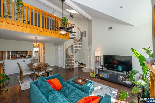 223 Cambridge Drive, Ramsey, NJ 07446