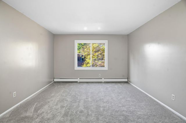 10211 Cedar Lake Road 208, Minnetonka, MN 55305