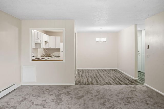 10211 Cedar Lake Road 208, Minnetonka, MN 55305