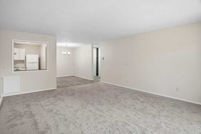 10211 Cedar Lake Road 208, Minnetonka, MN 55305