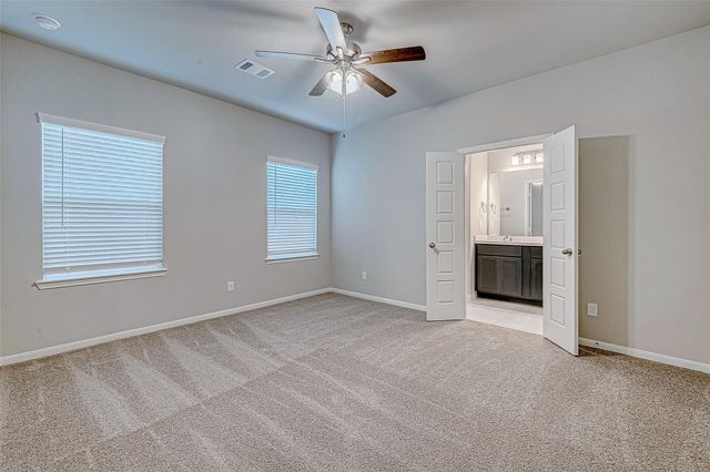 516 Emerald Thicket, Huffman, TX 77336