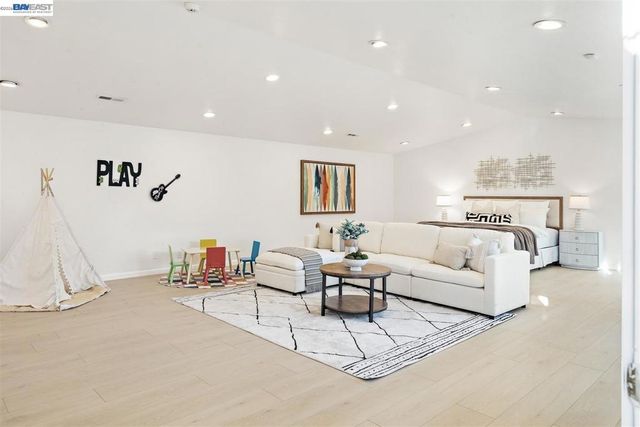 21928 Baywood Ave, Castro Valley, CA 94546