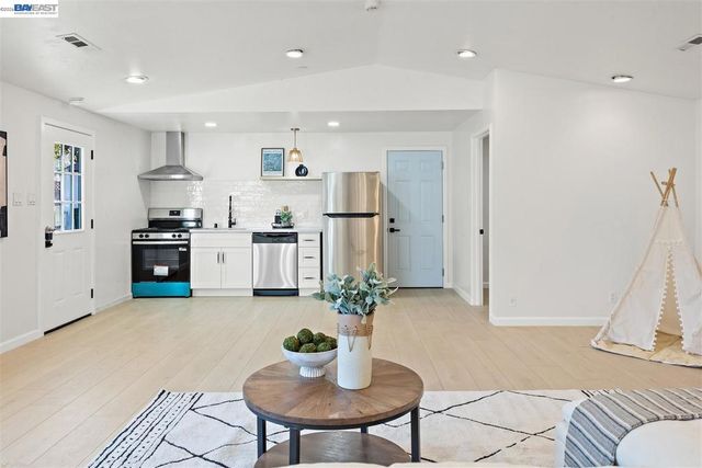 21928 Baywood Ave, Castro Valley, CA 94546