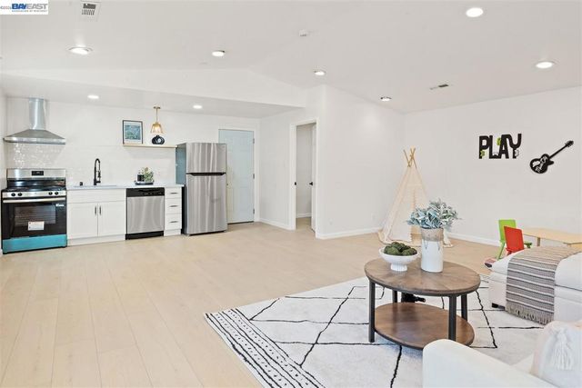 21928 Baywood Ave, Castro Valley, CA 94546