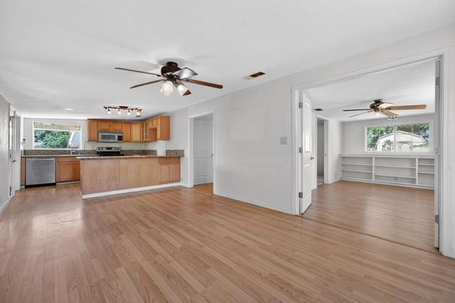 6521 6th St, Rio Linda, CA 95673