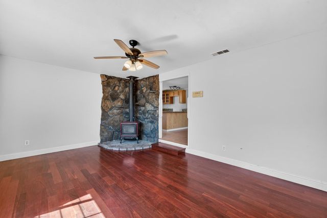 6521 6th St, Rio Linda, CA 95673