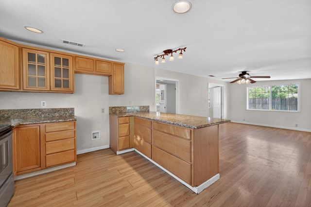 6521 6th St, Rio Linda, CA 95673