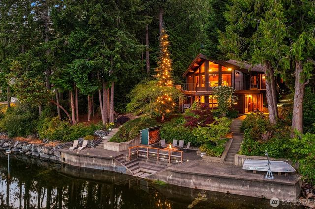 211 E Church Point Drive, Shelton, WA 98584