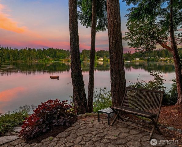 211 E Church Point Drive, Shelton, WA 98584