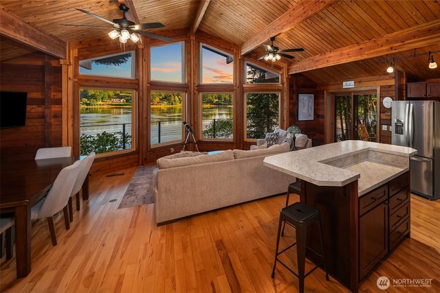211 E Church Point Drive, Shelton, WA 98584