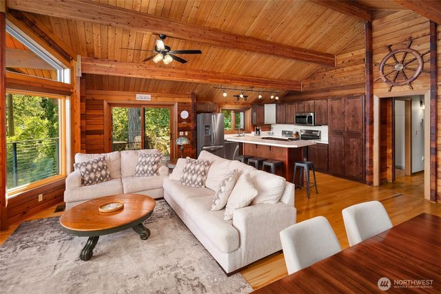 211 E Church Point Drive, Shelton, WA 98584