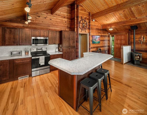 211 E Church Point Drive, Shelton, WA 98584