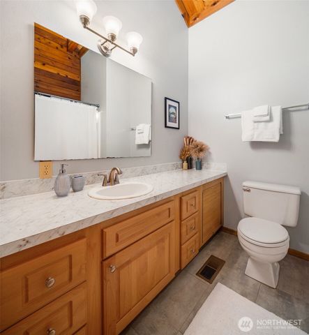 211 E Church Point Drive, Shelton, WA 98584