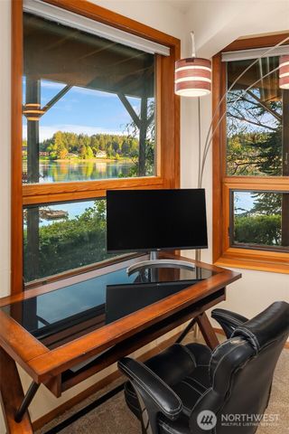 211 E Church Point Drive, Shelton, WA 98584