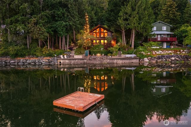 211 E Church Point Drive, Shelton, WA 98584