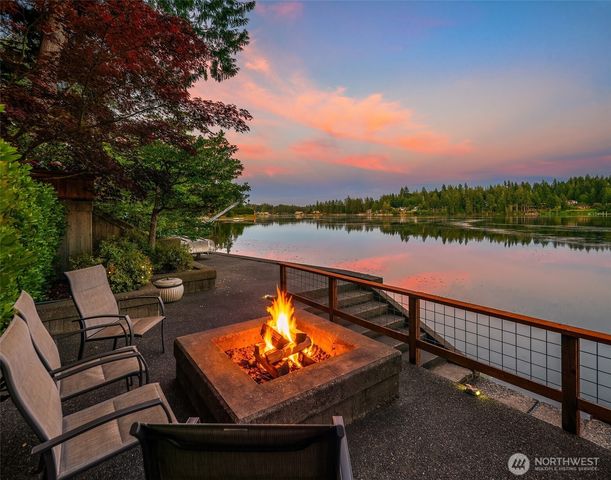 211 E Church Point Drive, Shelton, WA 98584