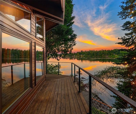 211 E Church Point Drive, Shelton, WA 98584