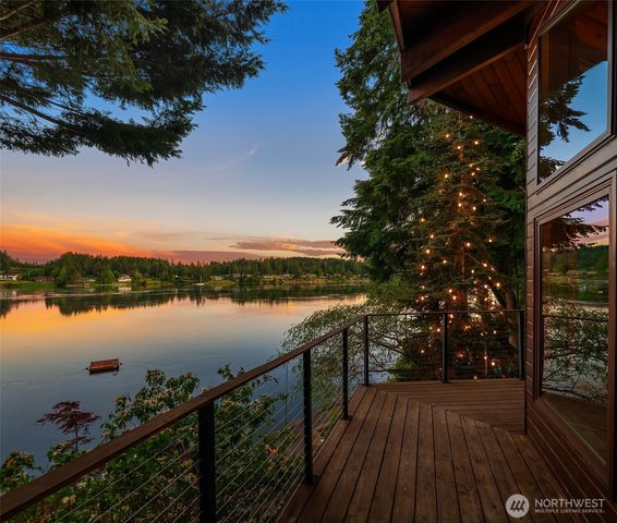 211 E Church Point Drive, Shelton, WA 98584