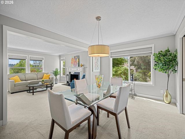 17985 SAINT CLAIR Dr, Lake Oswego, OR 97034