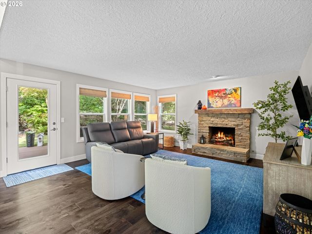 17985 SAINT CLAIR Dr, Lake Oswego, OR 97034