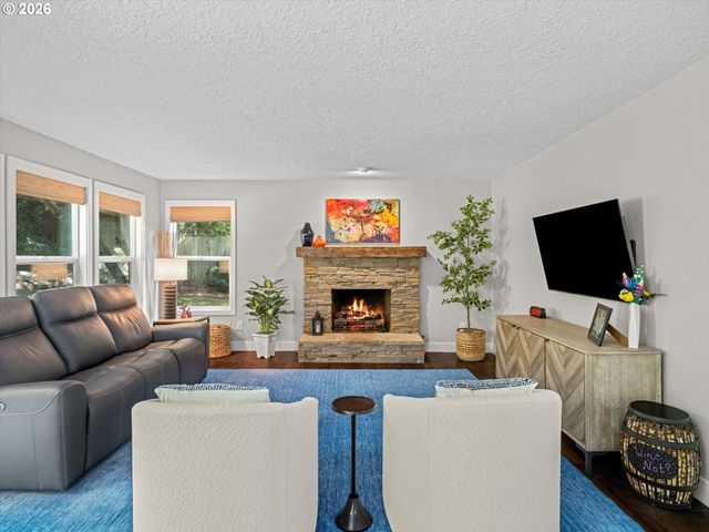 17985 SAINT CLAIR Dr, Lake Oswego, OR 97034