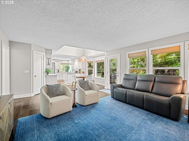 17985 SAINT CLAIR Dr, Lake Oswego, OR 97034