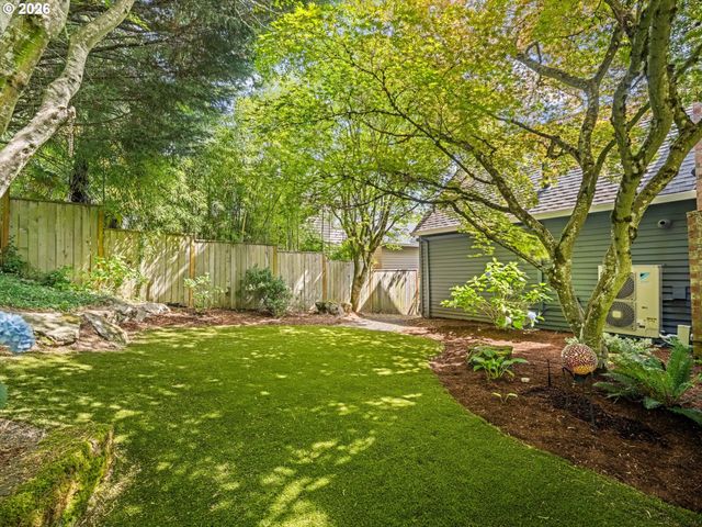 17985 SAINT CLAIR Dr, Lake Oswego, OR 97034