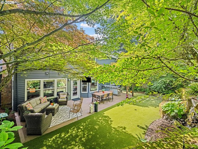 17985 SAINT CLAIR Dr, Lake Oswego, OR 97034