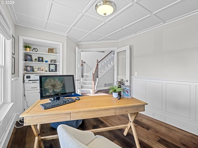 17985 SAINT CLAIR Dr, Lake Oswego, OR 97034