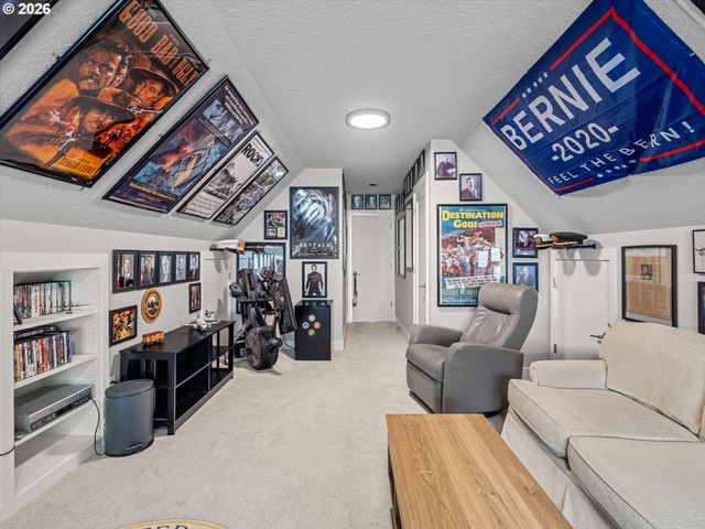 17985 SAINT CLAIR Dr, Lake Oswego, OR 97034