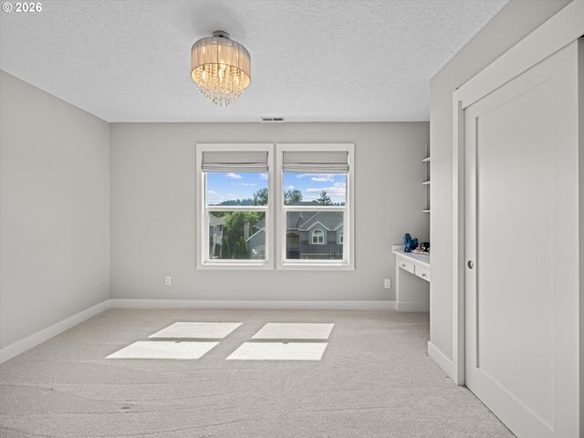 17985 SAINT CLAIR Dr, Lake Oswego, OR 97034