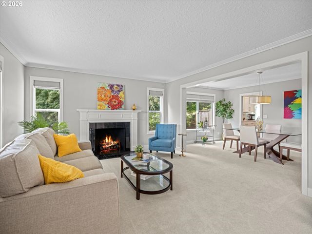 17985 SAINT CLAIR Dr, Lake Oswego, OR 97034