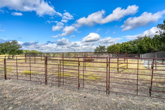 149 CR 103, Lampasas, TX 76550