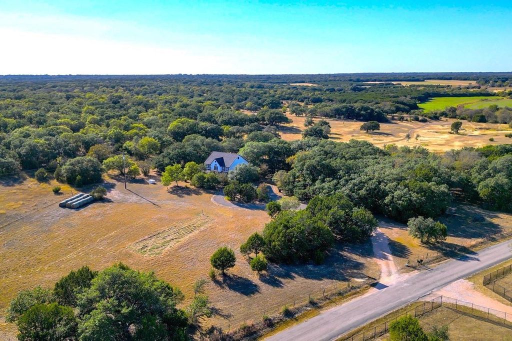149 CR 103, Lampasas, TX 76550