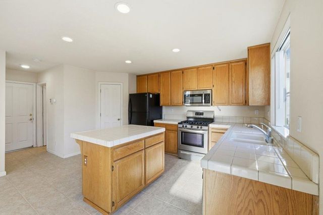 1513 lathwell Way, Roseville, CA 95747