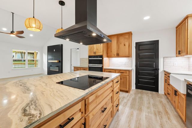 90 Coolcrest Drive, Point Blank, TX 77364