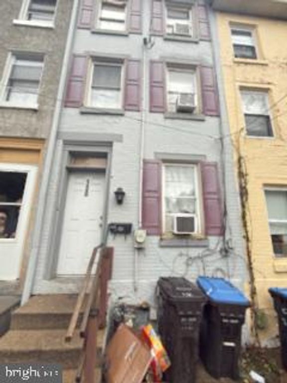130 W AIRY ST, NORRISTOWN, PA 19401 — exterior