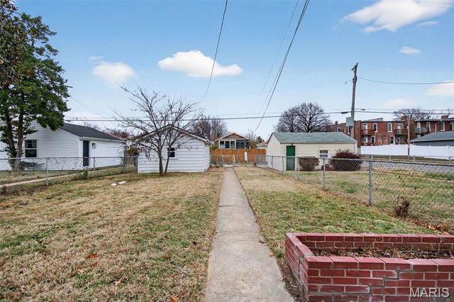 4005 McDonald Avenue, St Louis, MO 63116