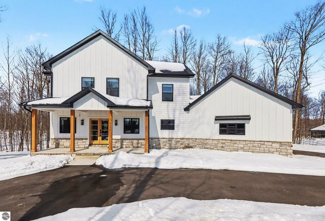 8293 Boca Vista Trail, Traverse City, MI 49684