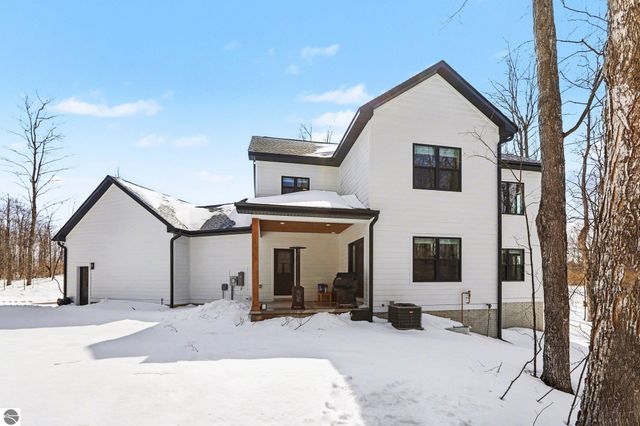 8293 Boca Vista Trail, Traverse City, MI 49684