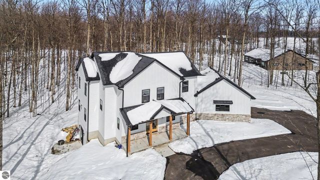 8293 Boca Vista Trail, Traverse City, MI 49684