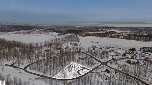 8293 Boca Vista Trail, Traverse City, MI 49684