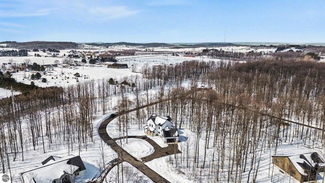 8293 Boca Vista Trail, Traverse City, MI 49684