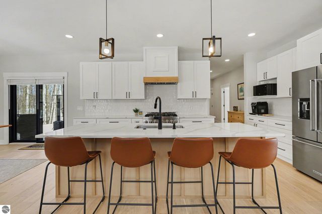 8293 Boca Vista Trail, Traverse City, MI 49684