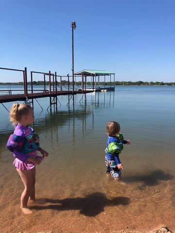 658 Golden Beach DR, Buchanan Dam, TX 78609